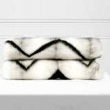 Inchgrass Luxurious Soft Faux Fur Zigzag pattern Throw Blanket - Fuzzy Plush and Elegant with Reversible Mink Blanket for Sofa Chair Couch Living 50X60inch